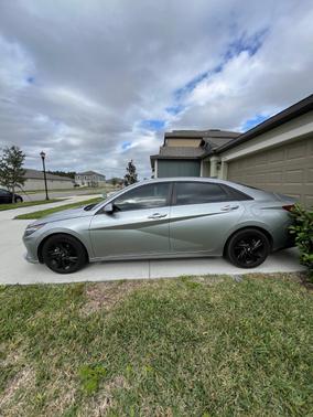 2022 Hyundai ELANTRA SEL