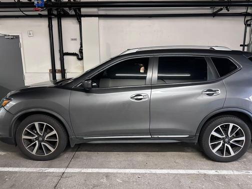 Gray 2018 Nissan Rogue SL