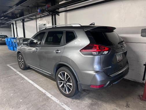 Gray 2018 Nissan Rogue SL