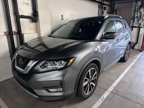 Gray 2018 Nissan Rogue SL