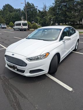 Photo 4 of 19 of 2016 Ford Fusion SE