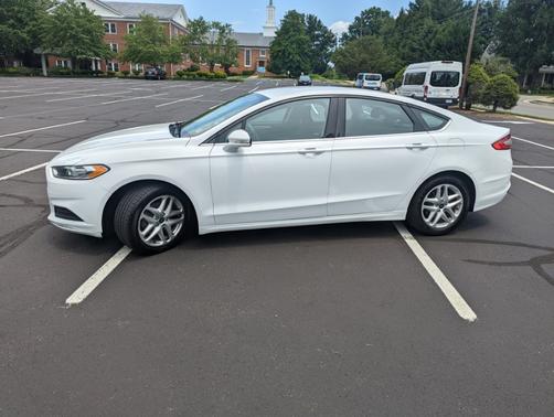 Photo 5 of 19 of 2016 Ford Fusion SE