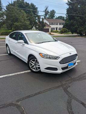 Photo 1 of 19 of 2016 Ford Fusion SE