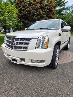 White 2014 Cadillac Escalade Platinum Edition