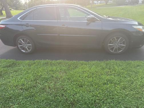 Gray 2016 Toyota Camry SE