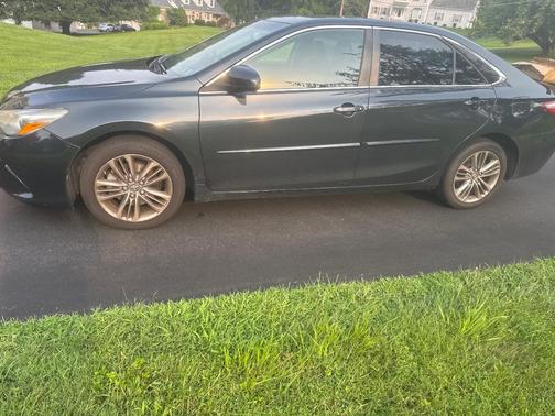Gray 2016 Toyota Camry SE