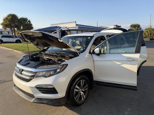 White 2017 Honda Pilot EX-L
