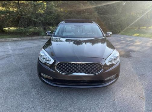 Brown 2015 Kia K900 Luxury