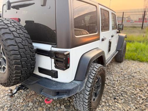 White 2017 Jeep Wrangler Unlimited Rubicon