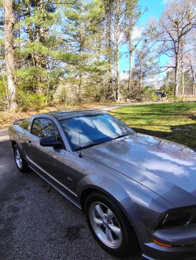 Gray 2007 Ford Mustang GT