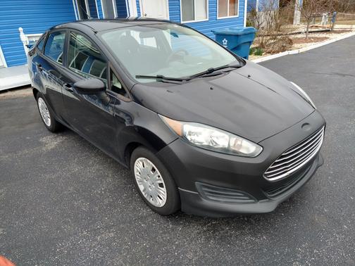 Photo 1 of 12 of 2014 Ford Fiesta S