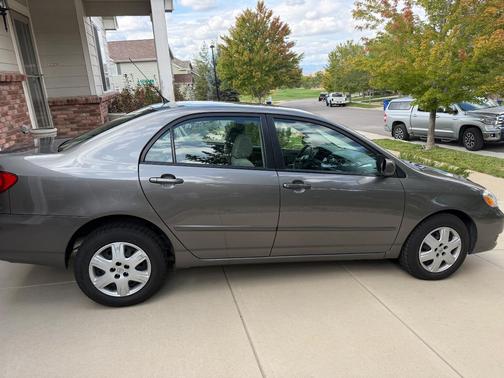 Gray 2006 Toyota Corolla LE