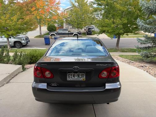 Gray 2006 Toyota Corolla LE