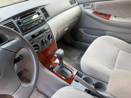 Gray 2006 Toyota Corolla LE