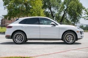 White 2018 Porsche Macan Macan S