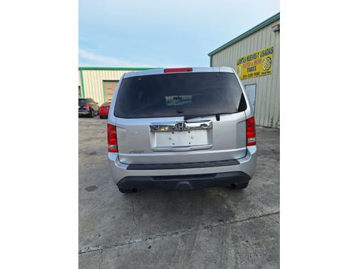 Silver 2015 Honda Pilot LX