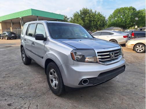 Silver 2015 Honda Pilot LX