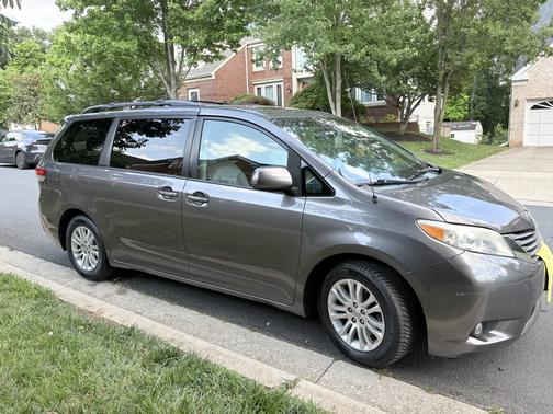 Gray 2014 Toyota Sienna XLE