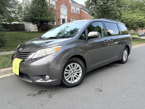 Gray 2014 Toyota Sienna XLE