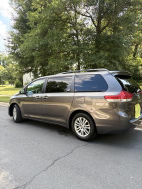 Gray 2014 Toyota Sienna XLE