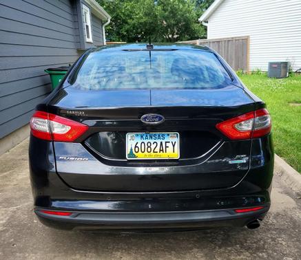 Black 2014 Ford Fusion SE