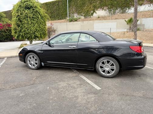 Black 2008 Chrysler Sebring Limited