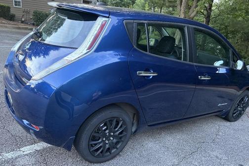 Blue 2017 Nissan Leaf S