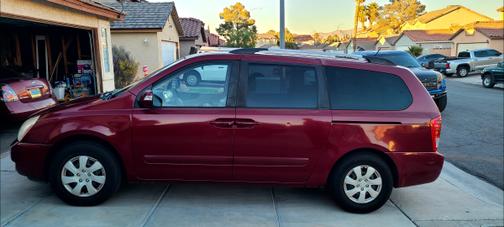 2011 Kia Sedona LX