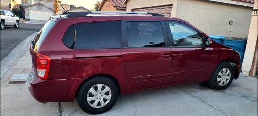 2011 Kia Sedona LX