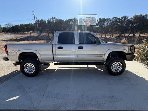 2004 Chevrolet Silverado 2500 LT H/D Crew Cab