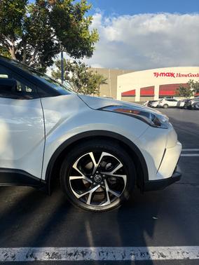 White 2019 Toyota C-HR XLE