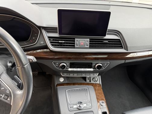 2018 Audi Q5 2.0T Premium Plus