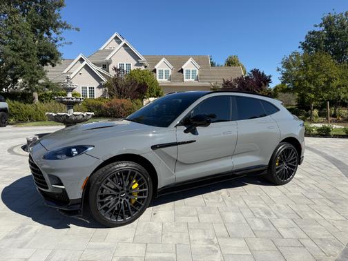 2023 Aston Martin DBX 707