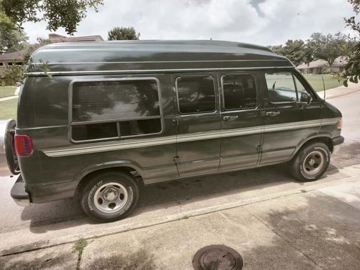 1997 Dodge Ram Van B2500