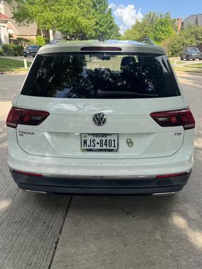 White 2018 Volkswagen Tiguan 2.0T SE