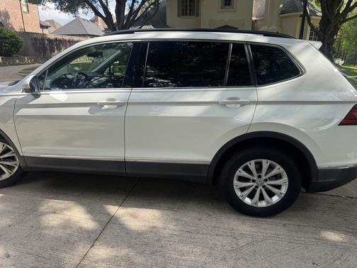 White 2018 Volkswagen Tiguan 2.0T SE