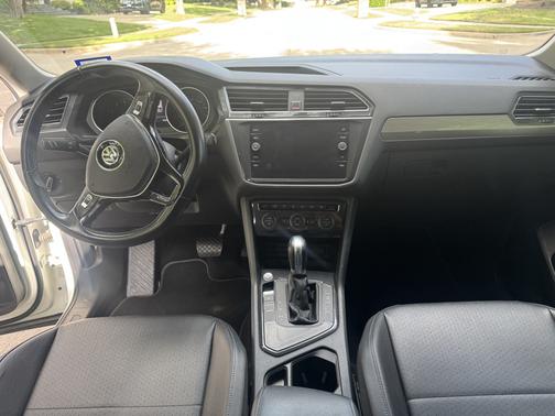 White 2018 Volkswagen Tiguan 2.0T SE