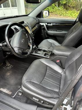 Green 2014 Kia Sorento EX