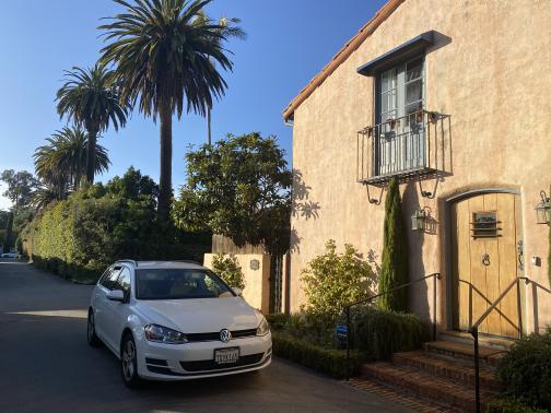 Photo 3 of 9 of 2015 Volkswagen Golf SportWagen TDI S 4-Door