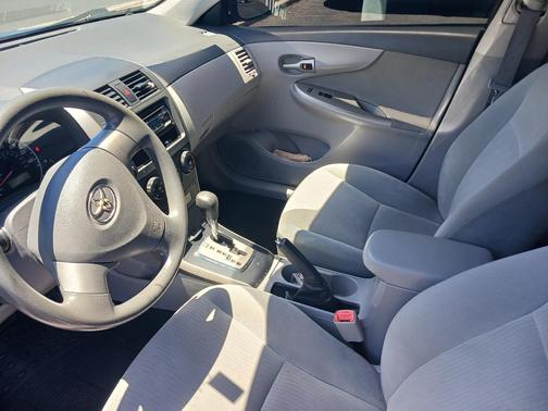 Gray 2010 Toyota Corolla LE