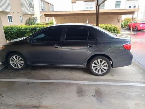 Gray 2010 Toyota Corolla LE