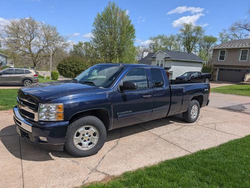 Blue 2011 Chevrolet Silverado 1500 LT