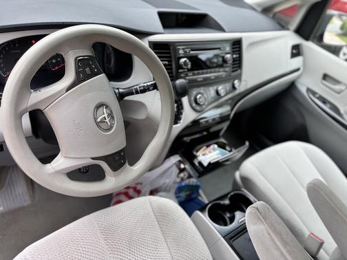 2012 Toyota Sienna LE