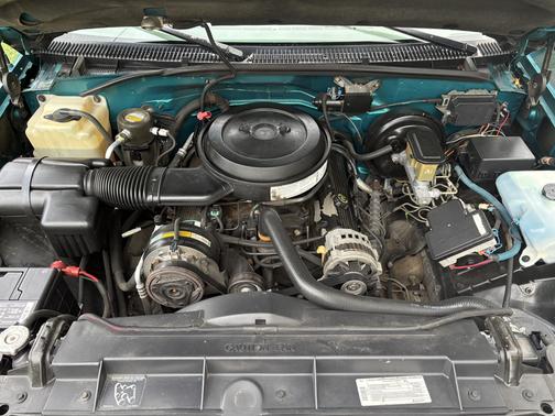 Green 1995 Chevrolet 2500 Cheyenne Extended Cab