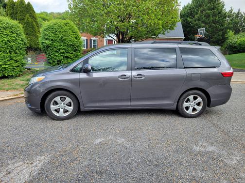 2015 Toyota Sienna LE