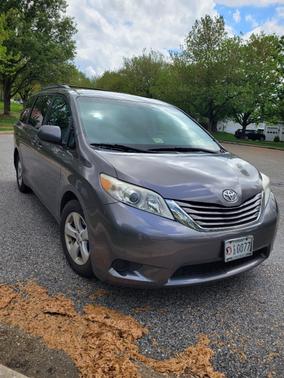 2015 Toyota Sienna LE