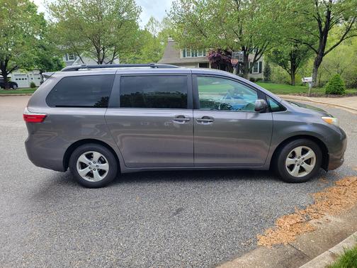 2015 Toyota Sienna LE