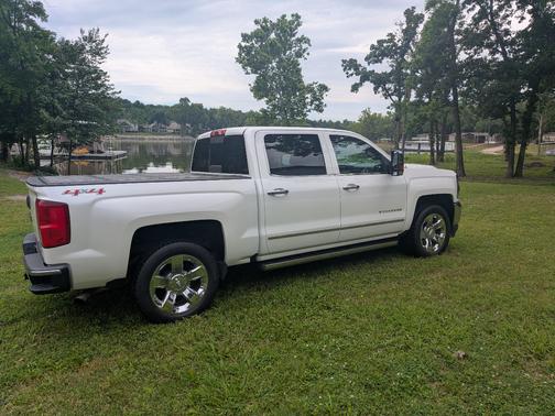 White 2017 Chevrolet Silverado 1500 1LZ