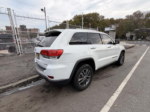 White 2017 Jeep Grand Cherokee Limited