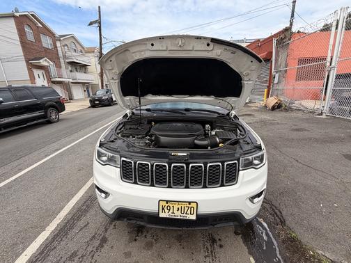 White 2017 Jeep Grand Cherokee Limited